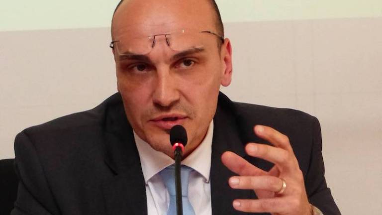 Natečaj za slovenske ravnatelje