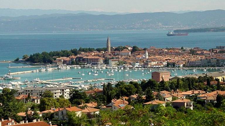 V Izoli neuspe&scaron;no oživljali utopljenca