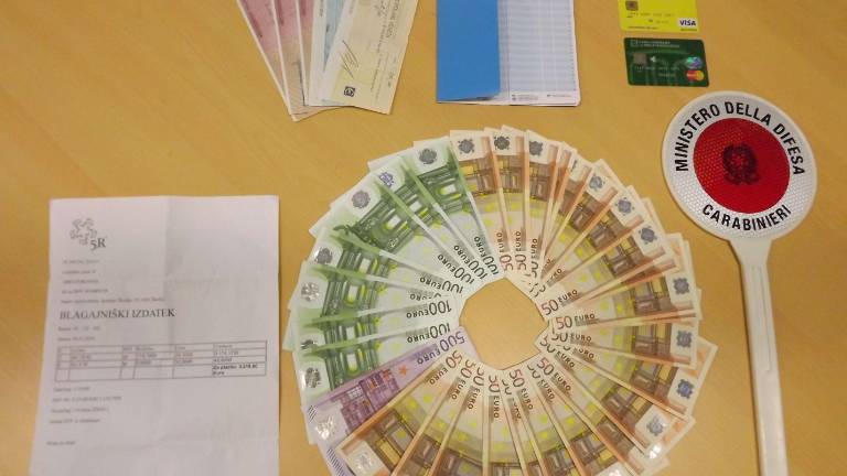 Denar posojal patolo&scaron;kim igralcem