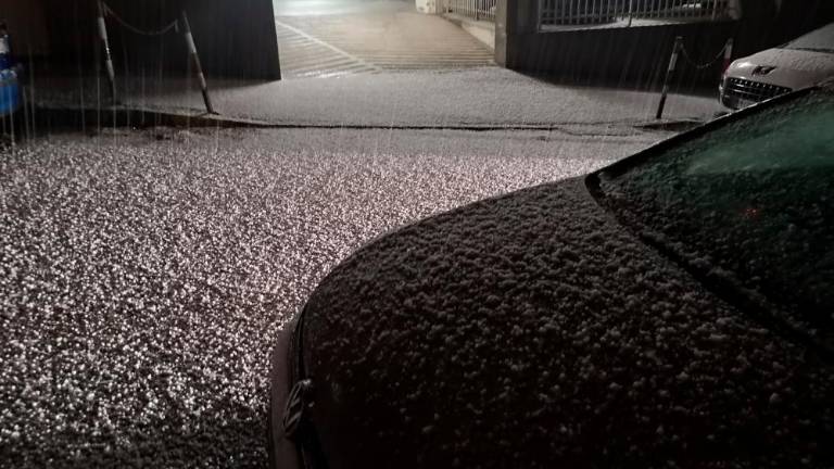 Dopoldne vrtinec, zvečer toča