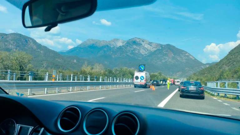 V prometno nesrečo na avtocesti A23 vpletenih sedem avtomobilov