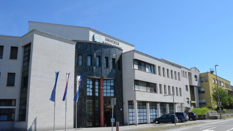 Rektor in uprava na dveh mestih