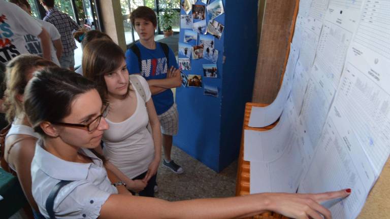 Trst: izidi na Stefanu, Slom&scaron;ku in Pre&scaron;ernu