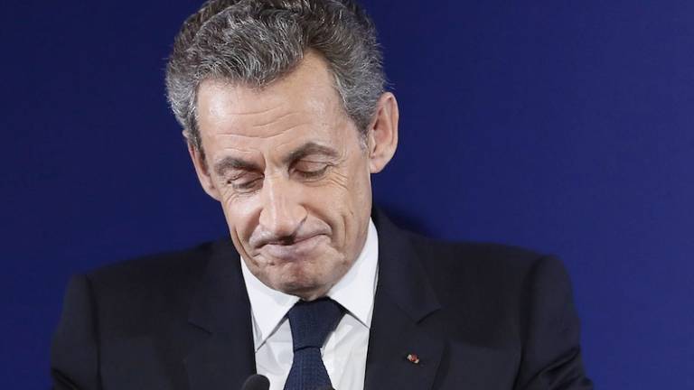 Francoska policija pridržala Sarkozyja