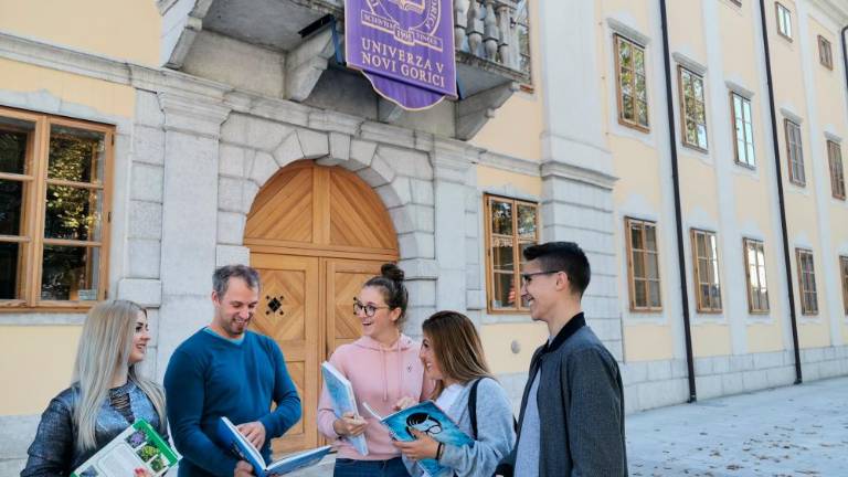 ﻿Razmišljaj širše – spoznaj možnosti univerzitetnega študija čez mejo