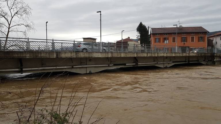 Razlivanje Vipave in povi&scaron;ana gladina morja