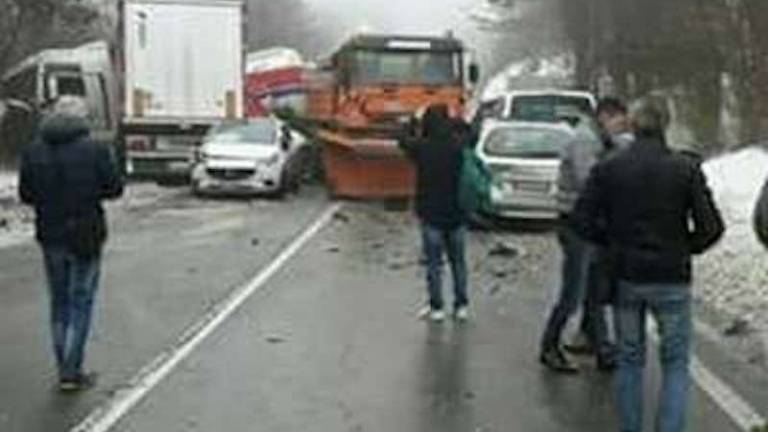 Nesreča zaprla mejo