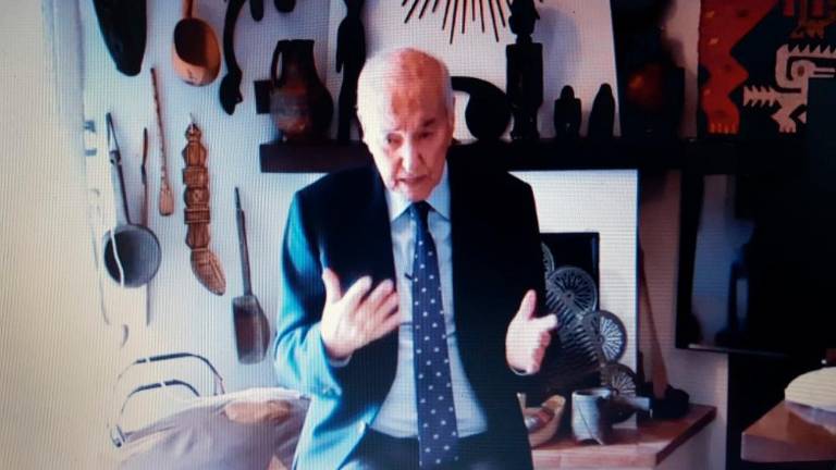 »Tudi izobražene osebe potrebujejo razlago«