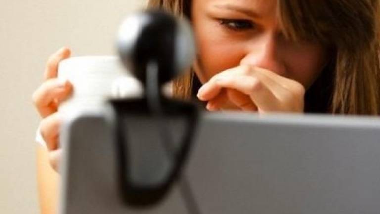 Zaskrbljujoči podatki o spletnem nasilju med vi&scaron;je&scaron;olci FJK