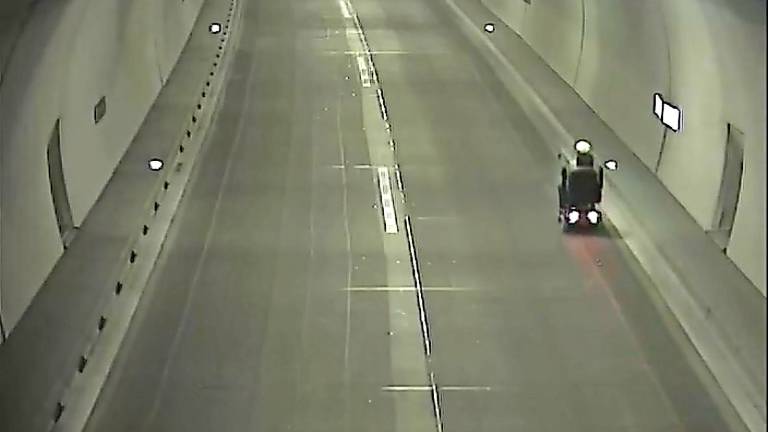 Z invalidskim vozičkom se je zapeljal v predor Markovec