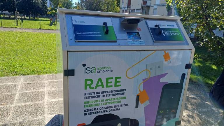 Novi zabojniki za male elektronske naprave