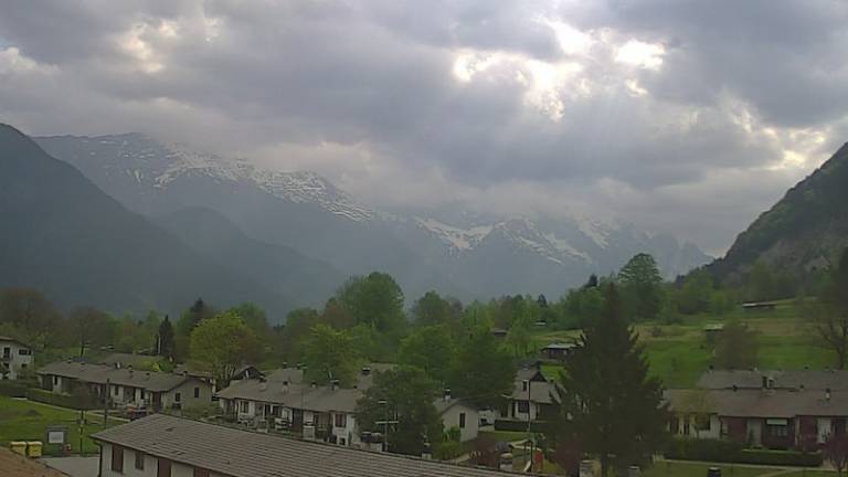 Prvi maj uvod v bolj vehementno pomlad