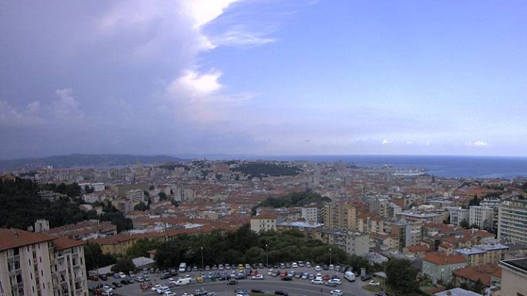 Vse naokrog močne nevihte, ki se približujejo