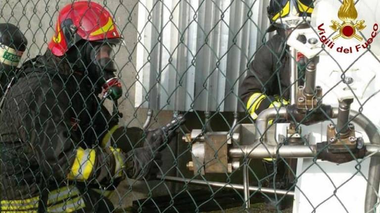 Gasilci so megleni oblak odstranili z ventilatorjem