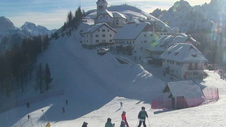 Oblaki se bodo počasi spu&scaron;čali v prizemlje