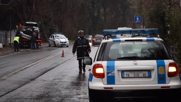 Trčenje na trža&scaron;ki obalni cesti pri Miramaru