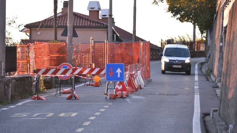 Za sanacijo zidu bosta od&scaron;tela po 52.491,21 evra