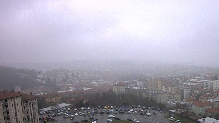 Na barometrih sonce, v resnici pa dež