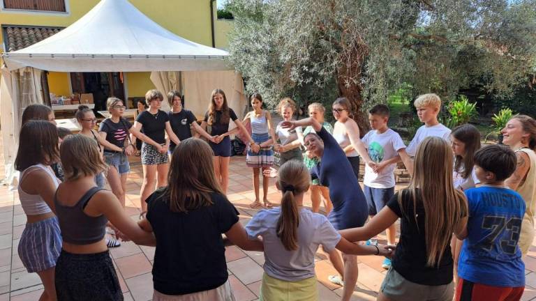 Mladi iz štirih držav pletli vezi skozi umetnost