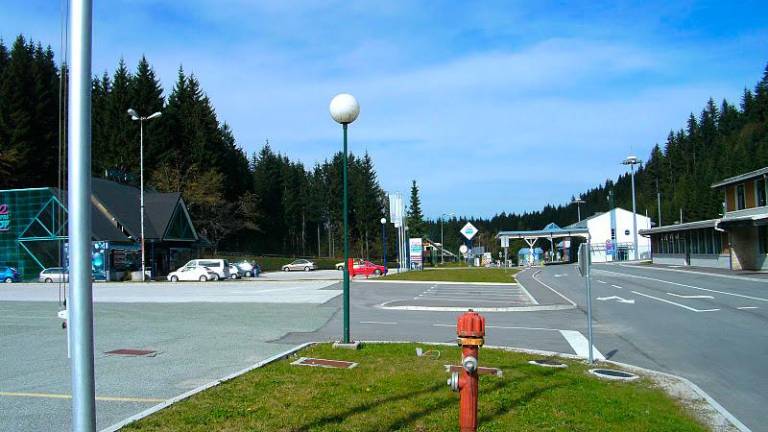Avstrija podaljšuje nadzor na meji s Slovenijo in Madžarsko