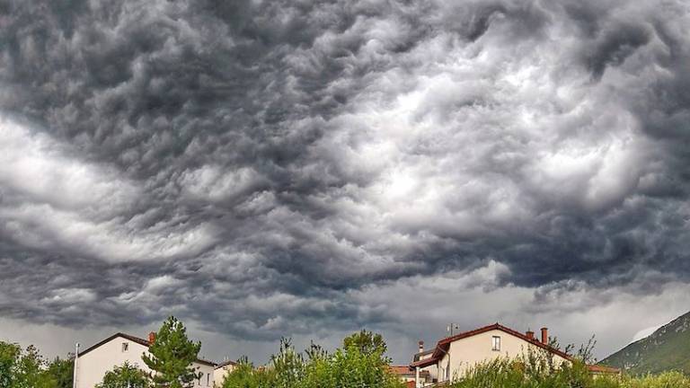 V Novi Gorici večje &scaron;tevilo objektov poplavljenih