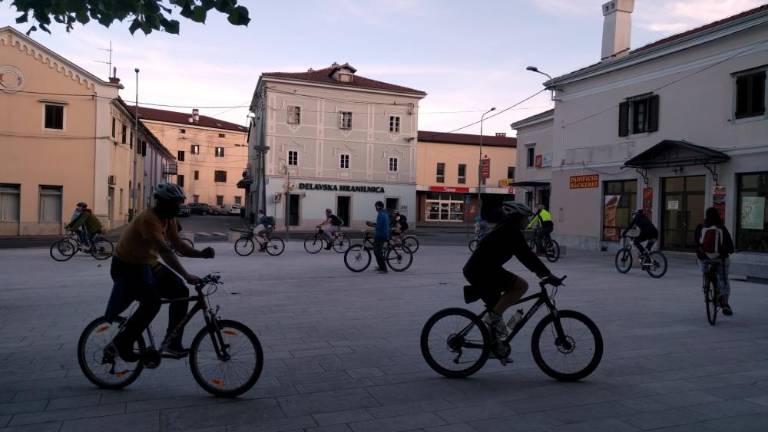 Kolesarsko demonstrirali tudi v Sežani