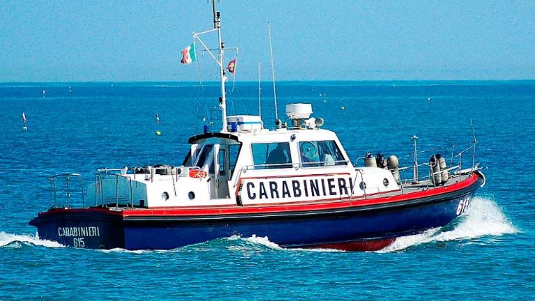 Na morju pri Gradežu reševali jadrnico