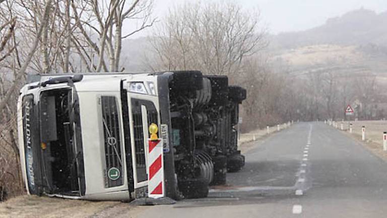 Oranžno opozorilo zaradi burje, nato hud mraz