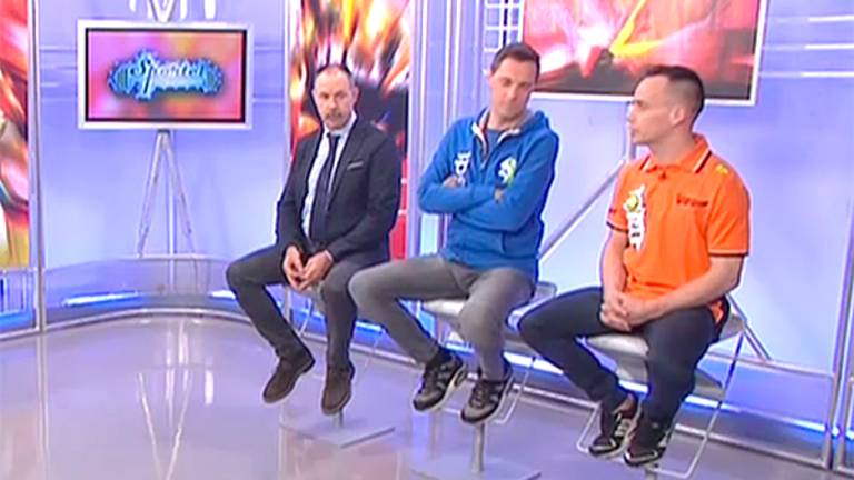 Na &Scaron;portelu predstavniki ZS&Scaron;DI, motociklist in ... Skokica