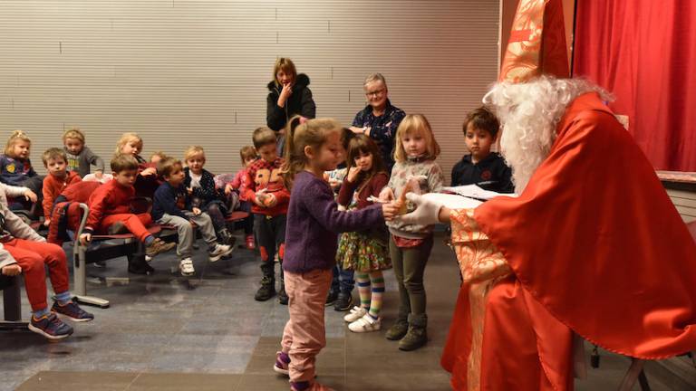 Otroke je obiskal Miklavž