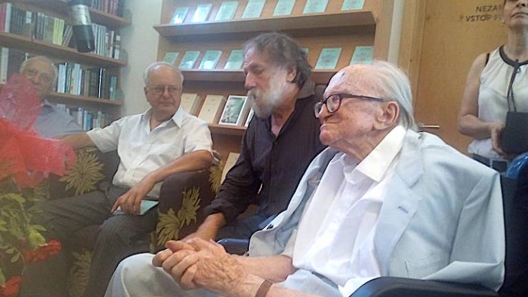 &raquo;V ponedeljek bom napisal dve strani&laquo;