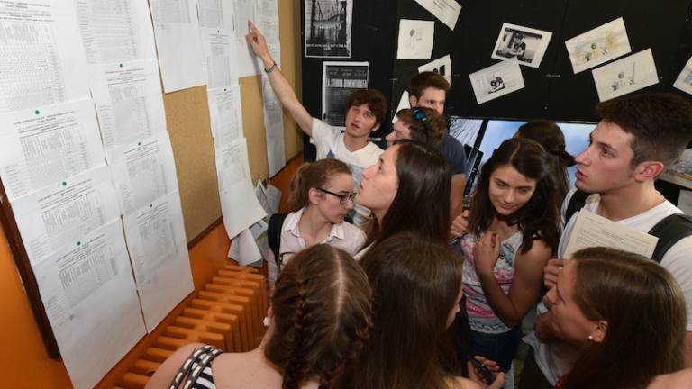 Izidi slovenskih vi&scaron;jih srednjih &scaron;ol na Trža&scaron;kem in Gori&scaron;kem