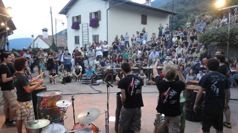 Sodobni umetniki v sozvočju z vasjo in naravo