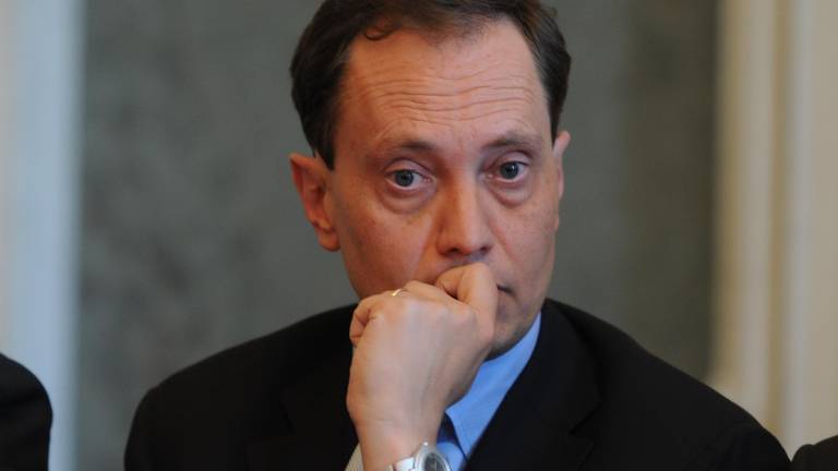 Iz FJK tri senatorke in &scaron;tirje senatorji