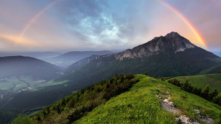 Prihodnji teden se bodo cikloni pomikali sem ter tja