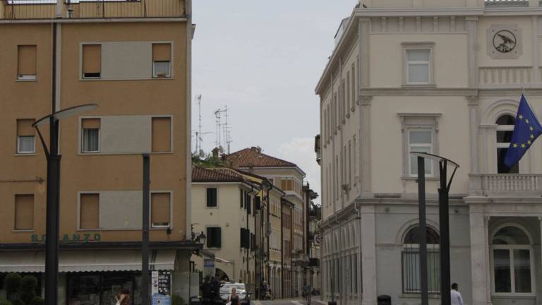 Kebab in hrano prodajali izven urnika