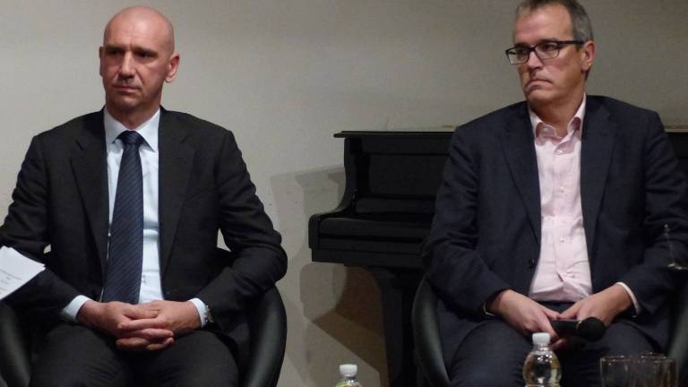 V holding, a s slovensko posebnostjo