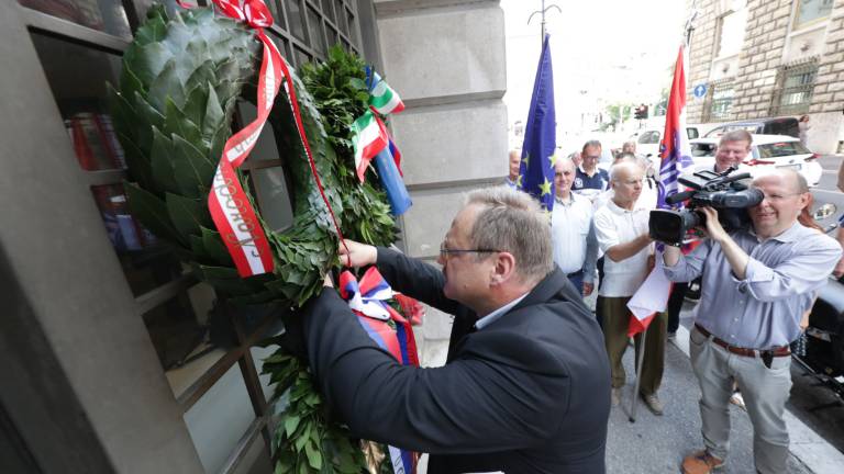 Ob 98. obletnici požiga Narodnega doma dve slovesnosti