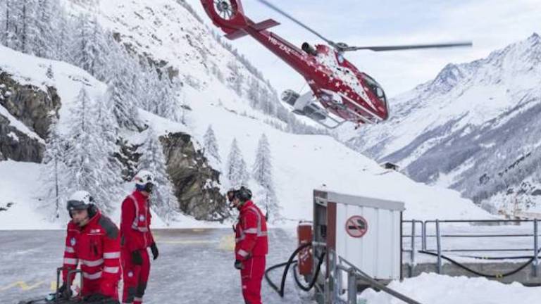 V Avstriji in &Scaron;vici več kot 20.000 turistov odrezanih od sveta