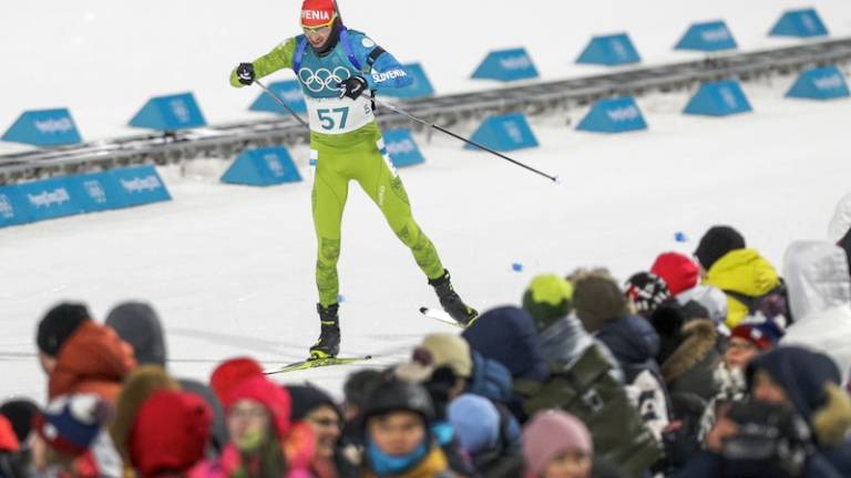 Fak dolgo v igri za kolajne, naposled pa deseti