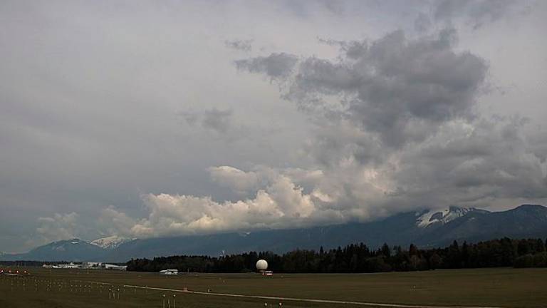 Arso: Nevarnosti pred pozebo se žal še nismo znebili