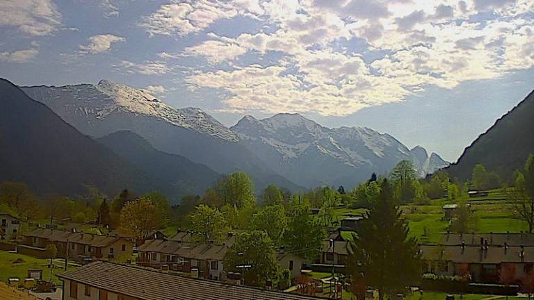 S polnimi jadri naprej, občasno pa bo za&scaron;kripalo