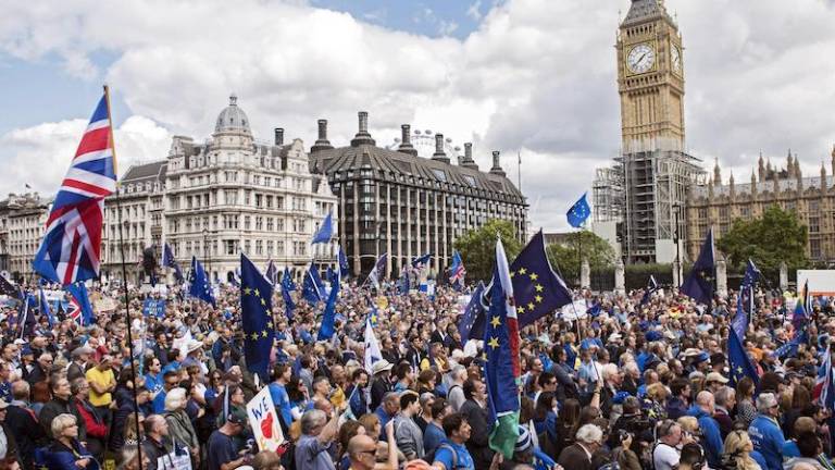 Državljani EU zapu&scaron;čajo Veliko Britanijo