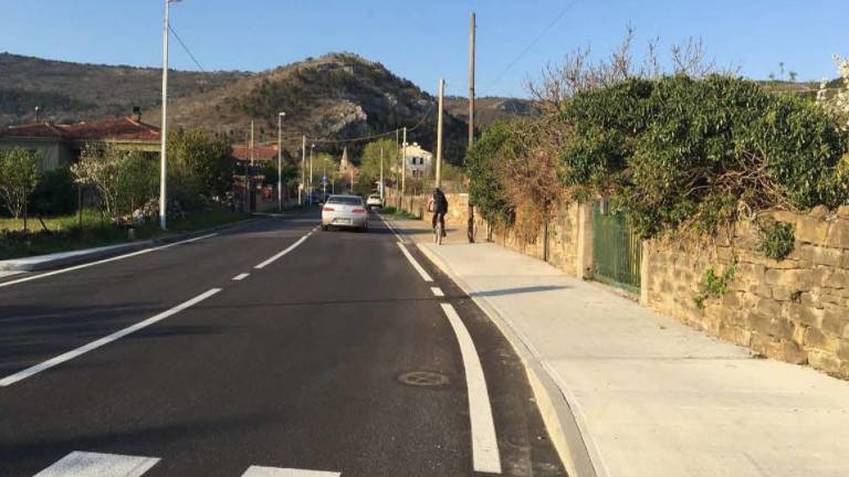 S kolesom iz Boljunca v Dolino