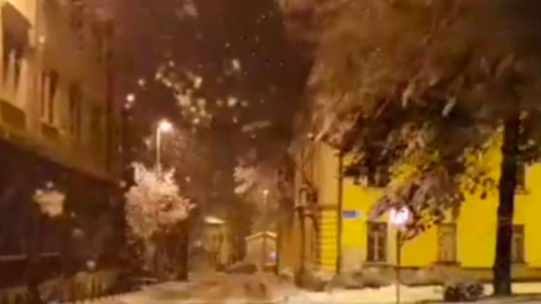 Na Hrva&scaron;kem velike težave zaradi snežnega neurja