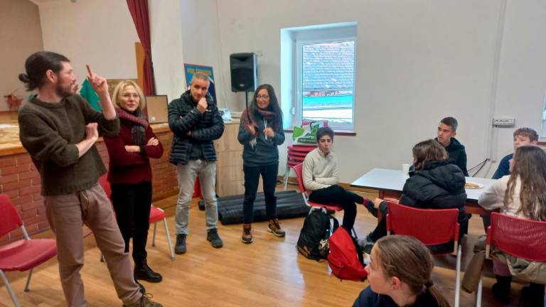 Goriški in novogoriški učenci skupaj odkrivali bolečo čezmejno preteklost