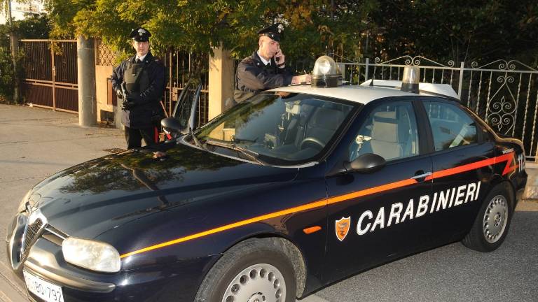 Pred vrtci in &scaron;olami vlamljala v avtomobile