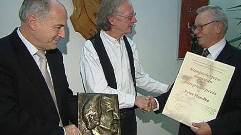 Koro&scaron;ki Slovenci nagradili Handkeja