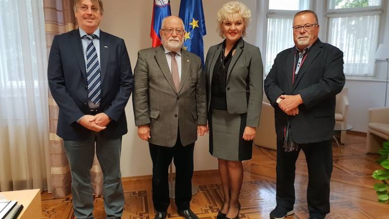 Pav&scaron;ič in Bandelj pri novem ministru