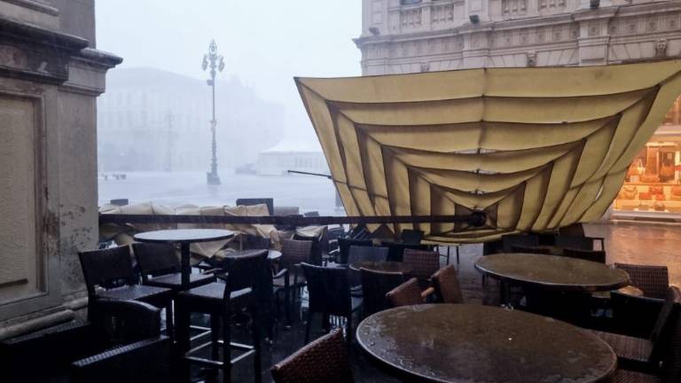 Dež ponovno poplavil Trst (FOTO)